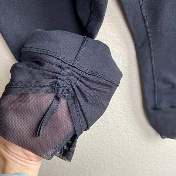 Lululemon Find Your Flow Crop - Picture 9 of 11